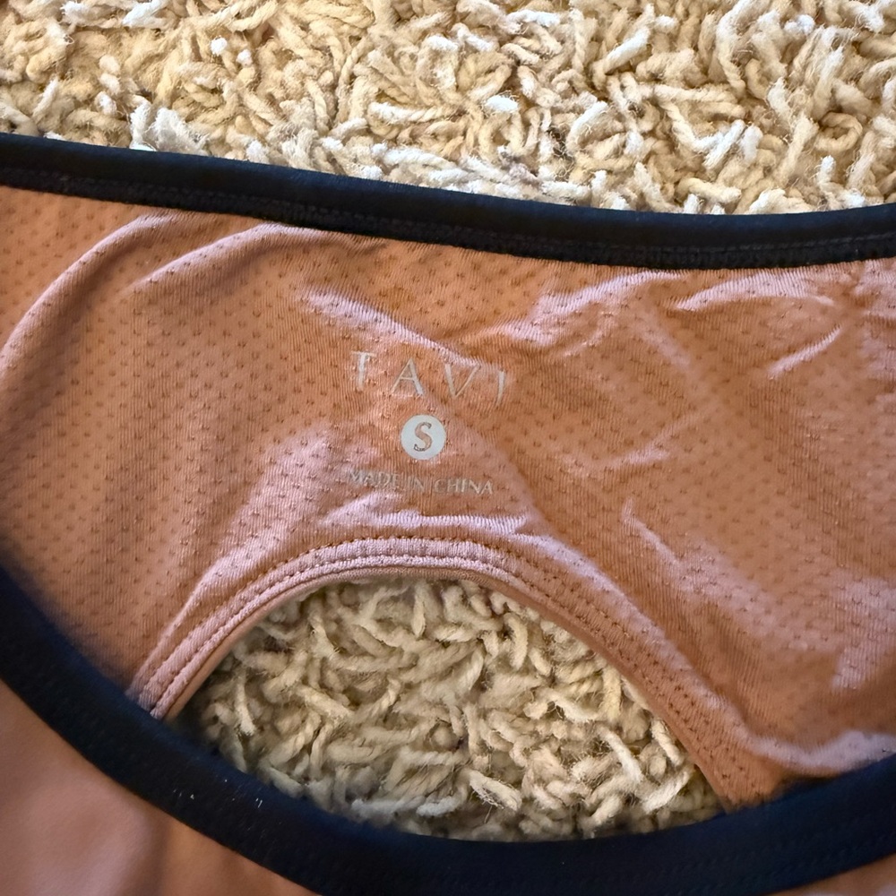 Tavi Activewear Set - Picture 2 of 4